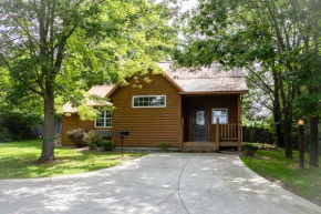 Sugar Maple Cabin by Amish Country Lodging